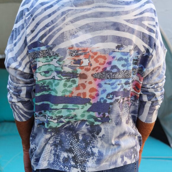 NWT Look Mode Zebra Print Slash Sweater in Blue - Picture 4 of 5